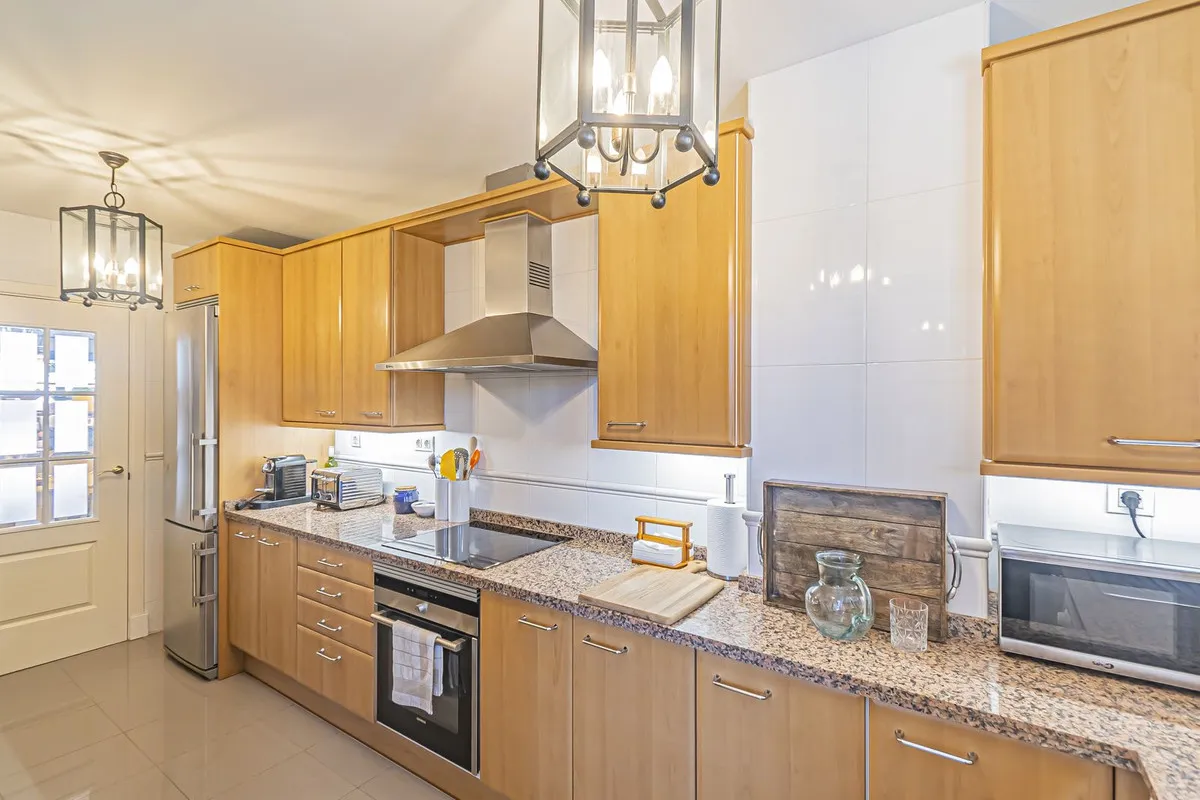 71c033c6-b2f8-45c7-99bb-8ce43eff213a