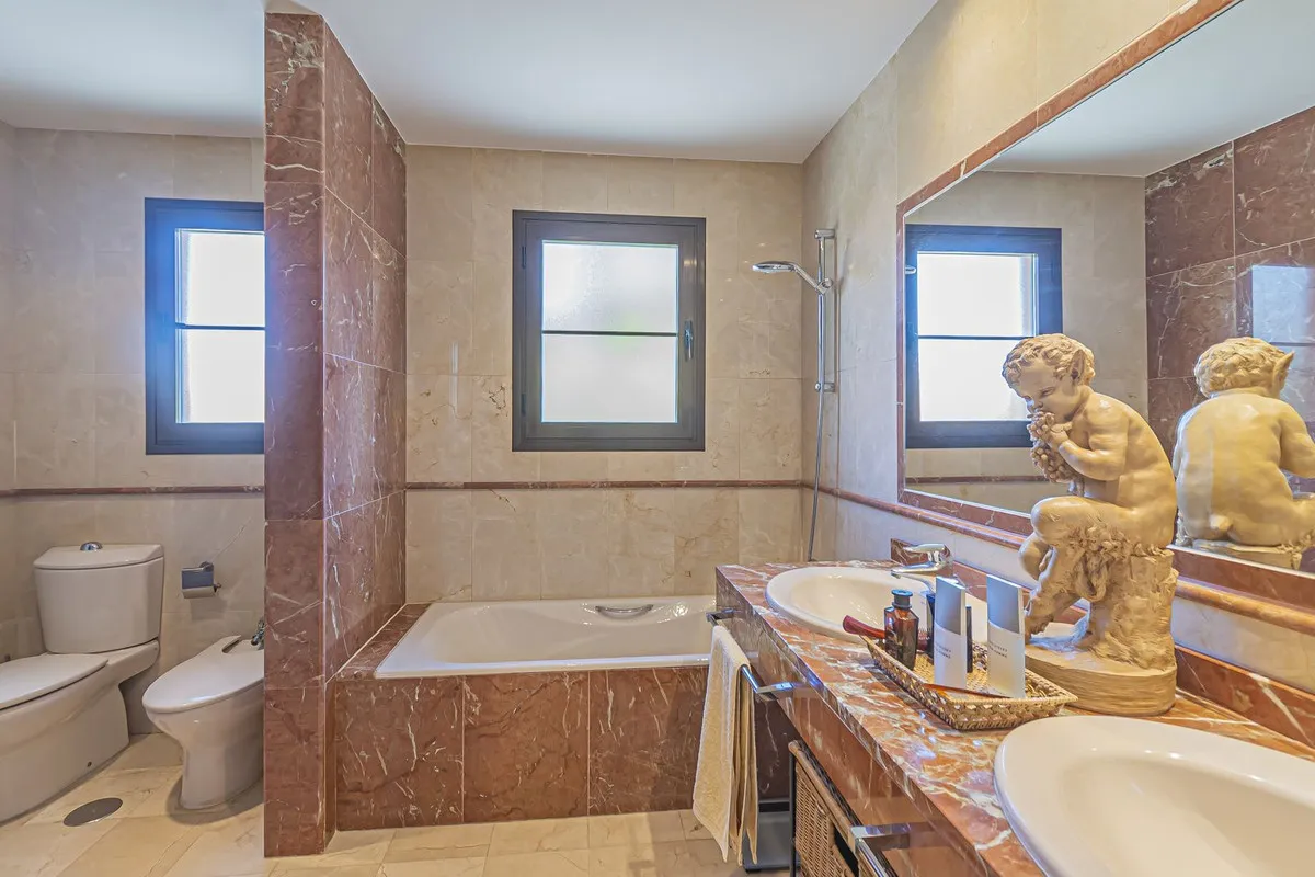 fb0f892a-0c7d-4dd3-8b9c-501f904daea7