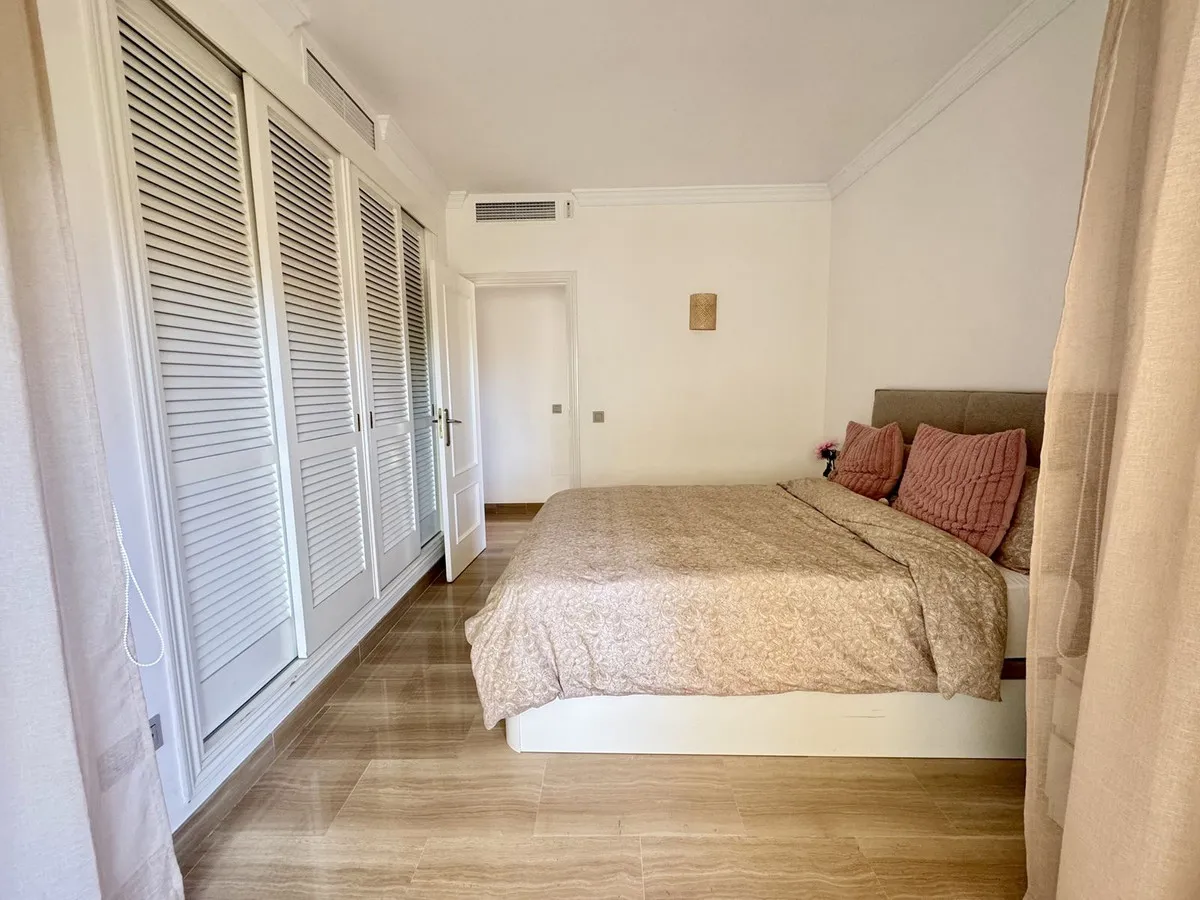 4e520992-14f7-476b-bb5f-8aa5a99840db