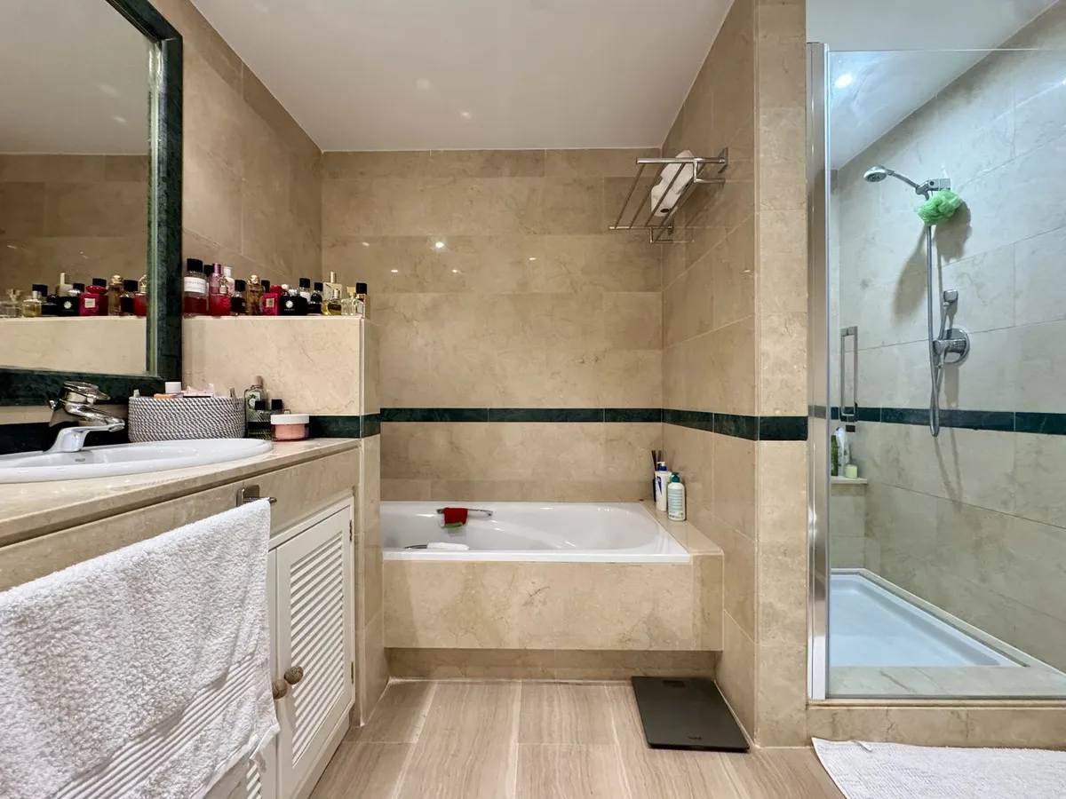 fd0df434-bb52-48c3-8e81-475ecf545223