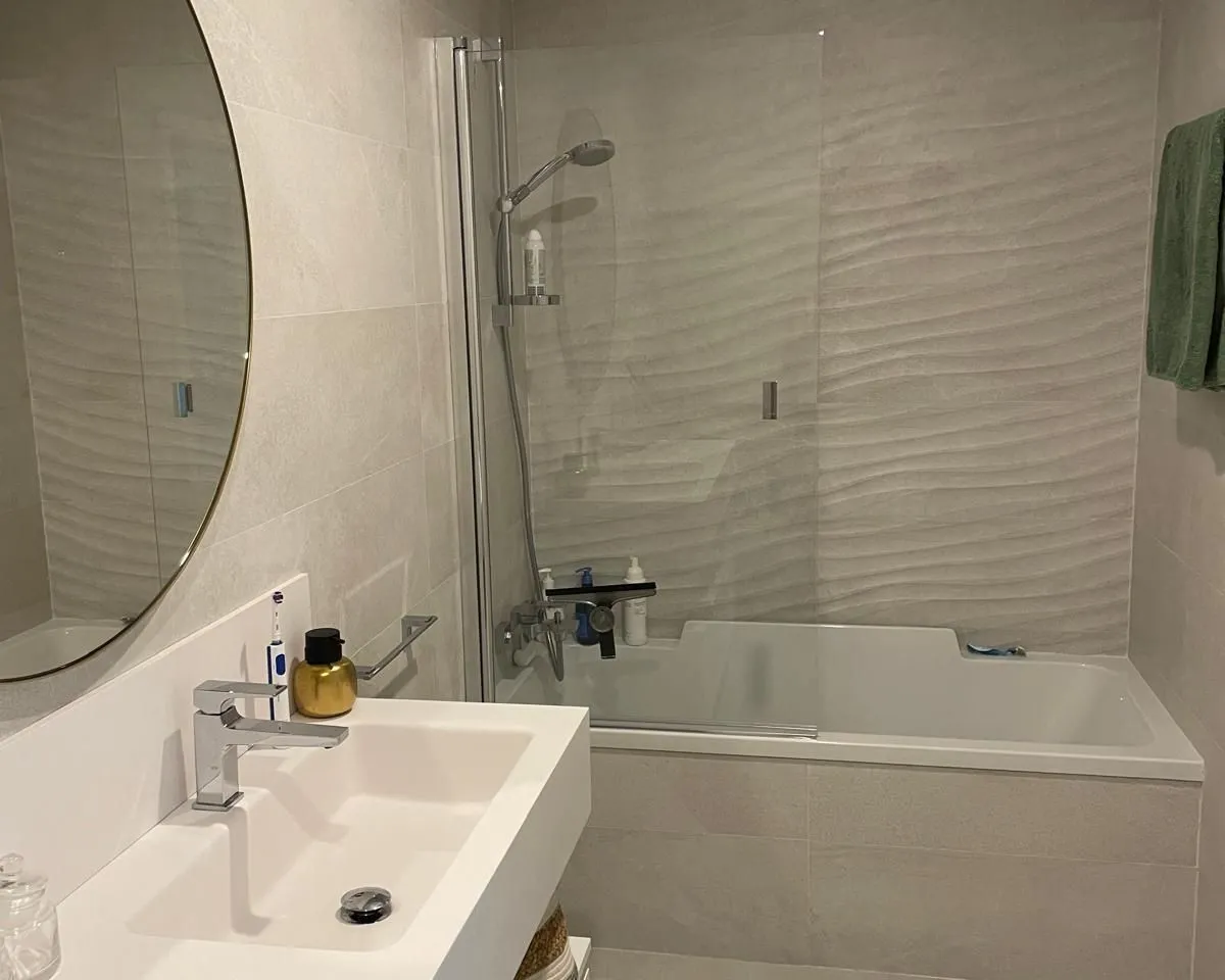 907b371e-d129-435a-aacd-a569c85e5a7a