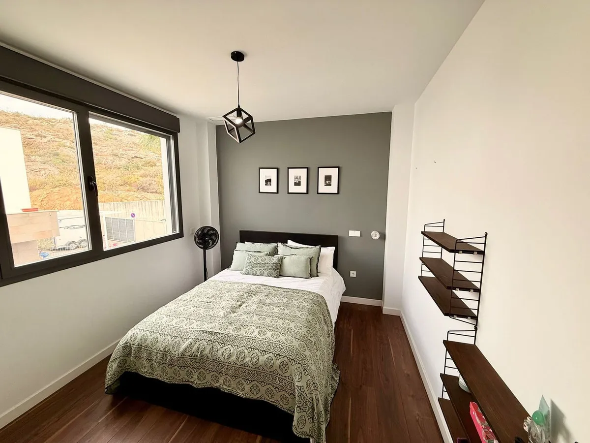 e112c981-15e0-4e75-8fe1-472ca56e19c6