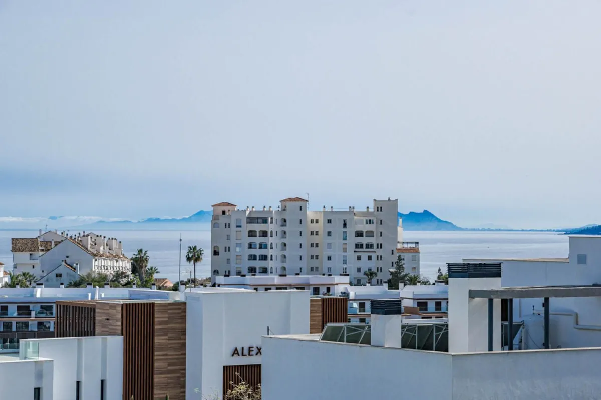 8c1ef3ae-7039-477e-9751-ee57dc9eede0