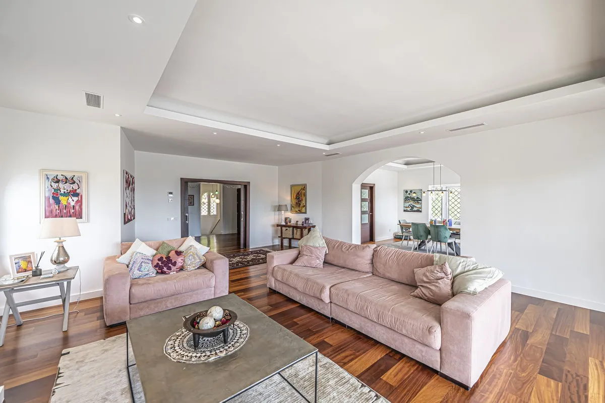 b1caf05e-e0f0-4afb-a883-77e4b292c648