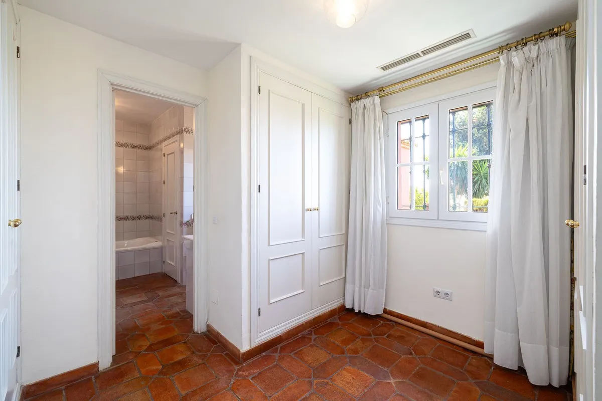 026dff95-fe0b-437e-84ec-b25b94d175cc