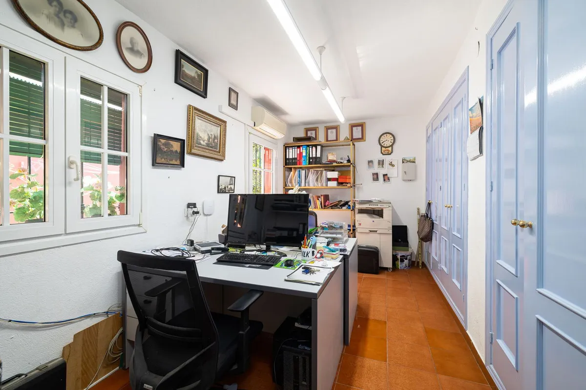 65900360-c800-4f8e-84e2-fb2b7a9fc3df