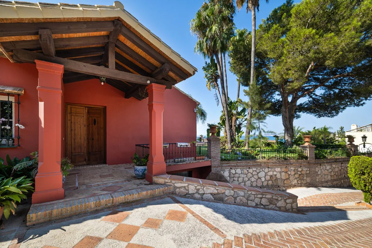 6a782bd6-3ffa-4f50-9b42-6caac9aa1c4a