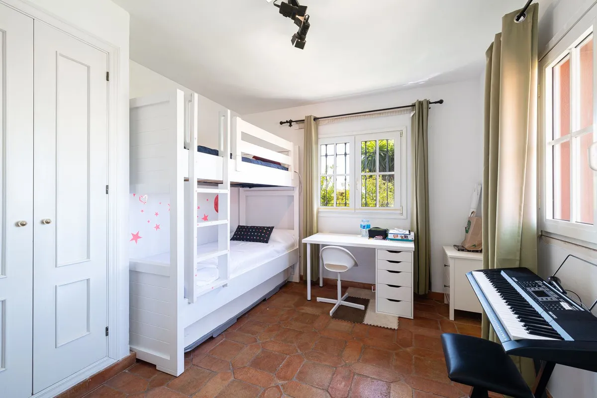 8d8b5d63-bd7d-4e75-8dc9-46fb18e8d375