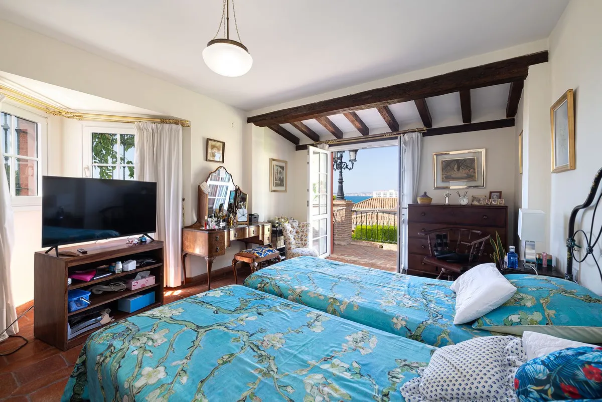 b0345a74-fc25-4b95-a7fa-2e45f0993113