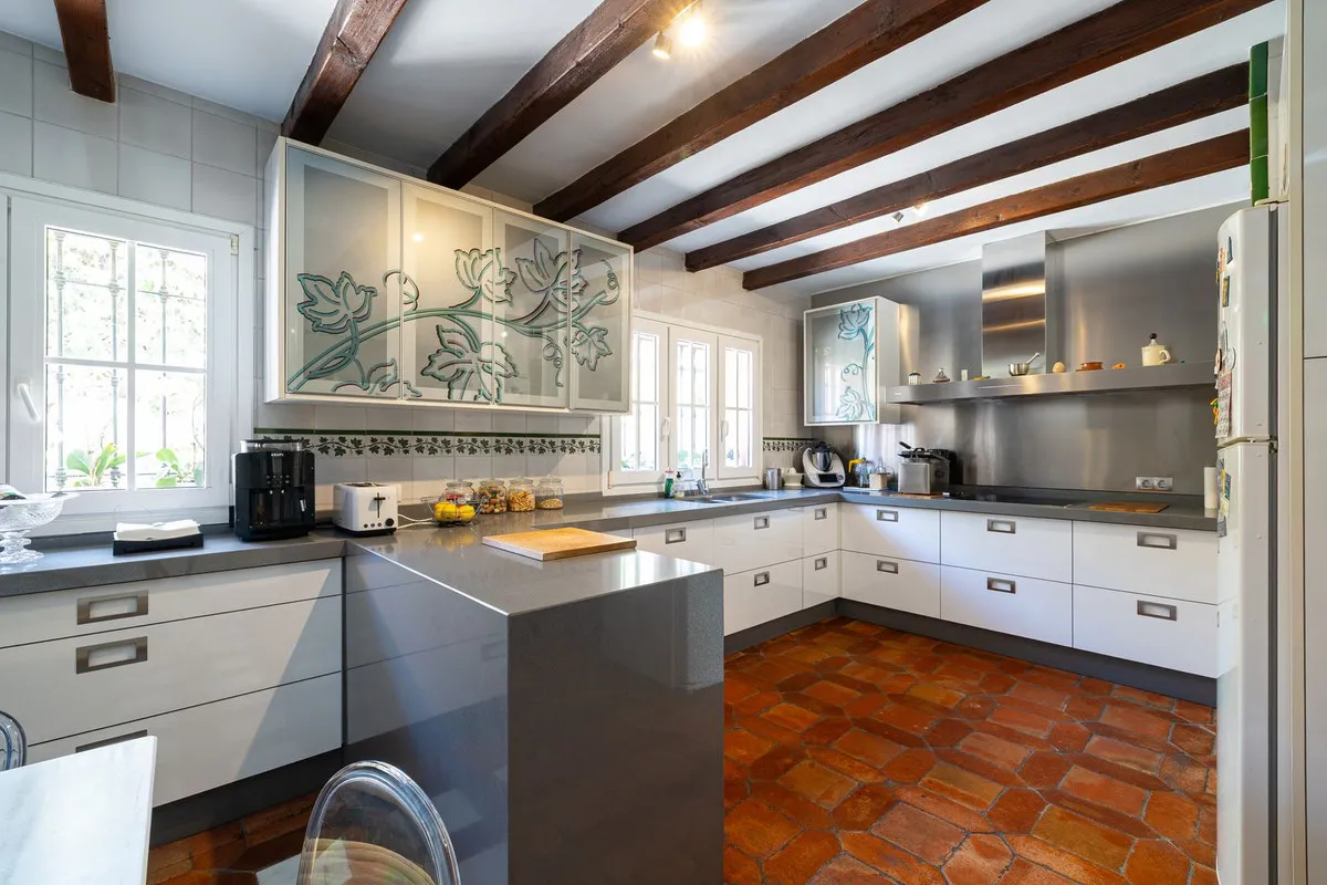 f1dc7e8e-10f0-4a11-8b42-189298a52ce2