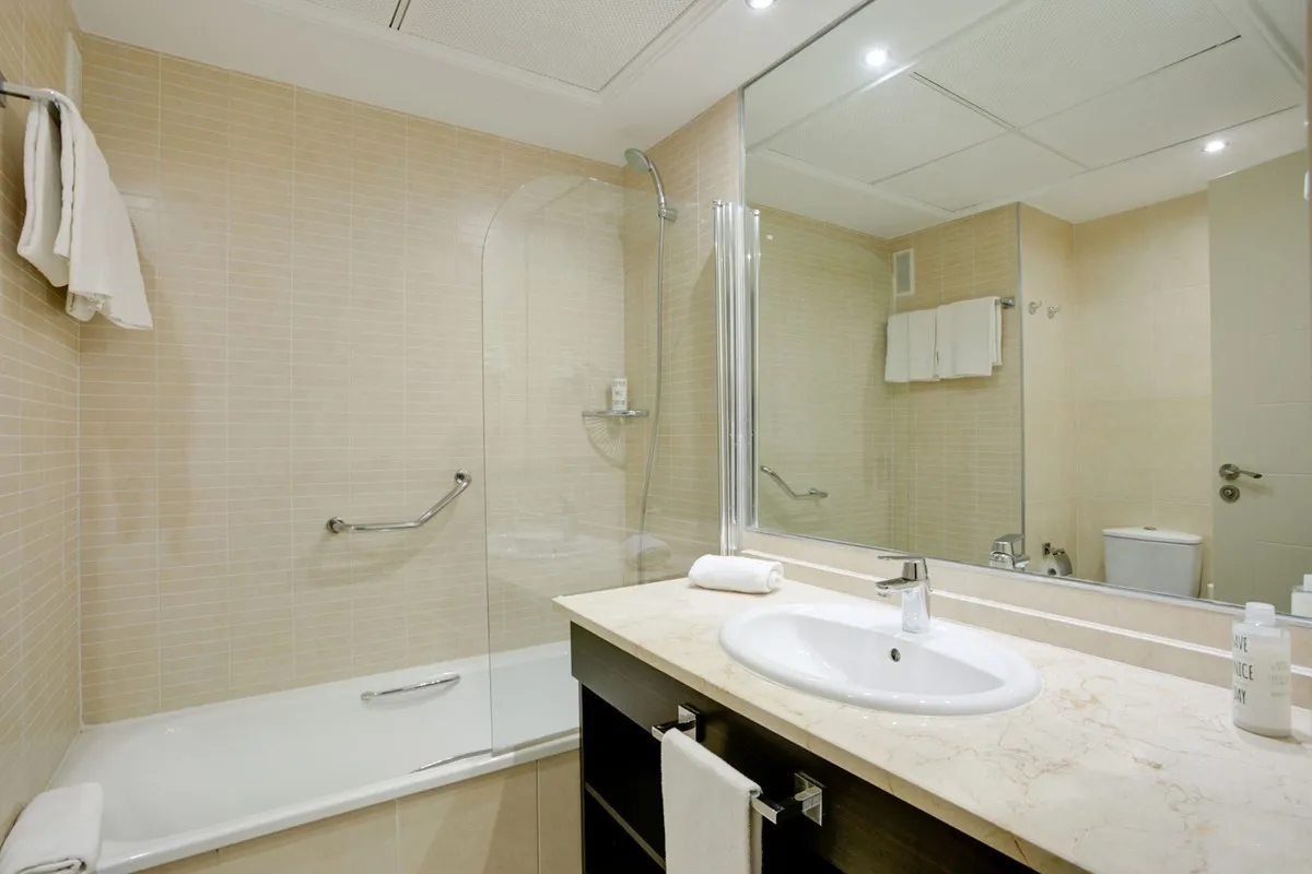 8174b4cf-4c1a-4e4e-92b5-16d05e1740c7