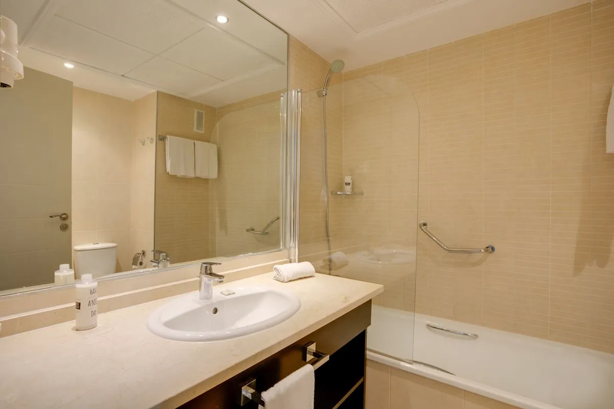 9abe448b-235a-4af5-862b-728b79338a38