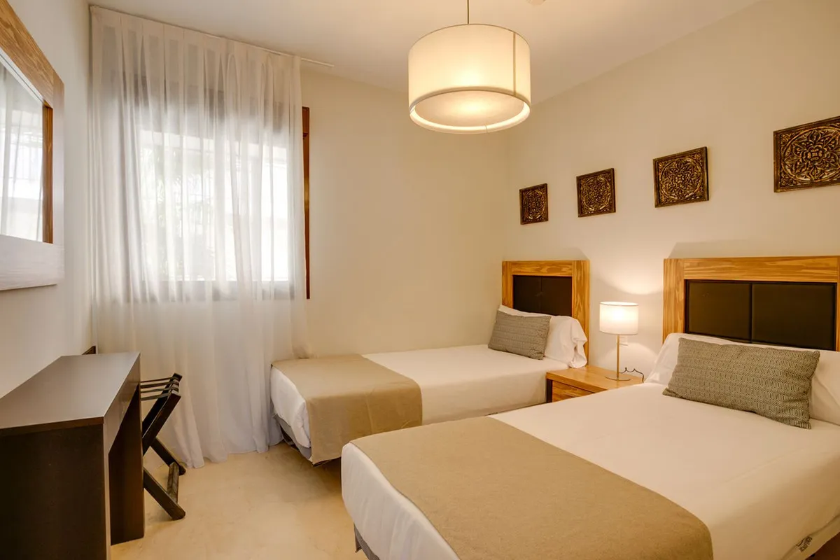 b2f0383b-9efe-4e4c-8f53-a7d9e47a9247