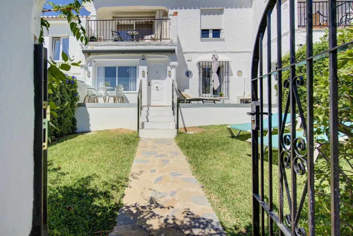 82180e5b-2084-453a-b03b-6fc5a93bd5eb