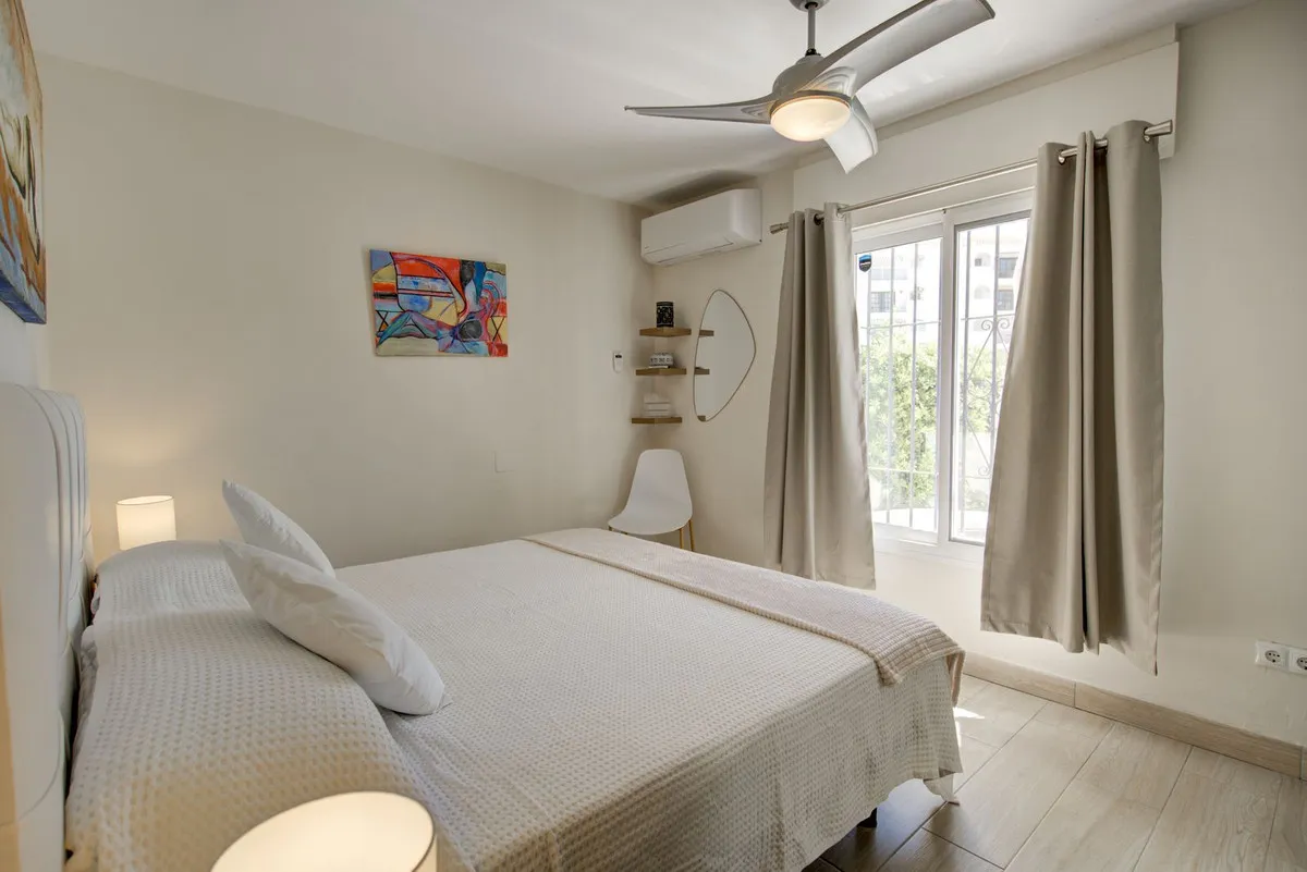 8c70edd7-be7e-49e9-8aff-332c210592d2