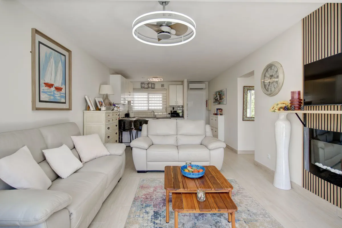 b802f8ad-991f-455d-b0da-6669f509b74b