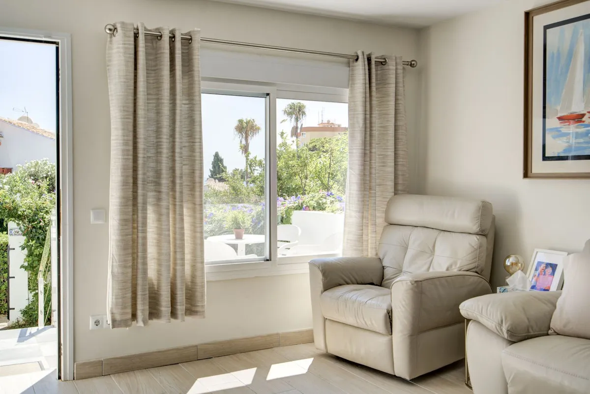 ca74752b-e1d1-4d34-b912-eaab51632a66