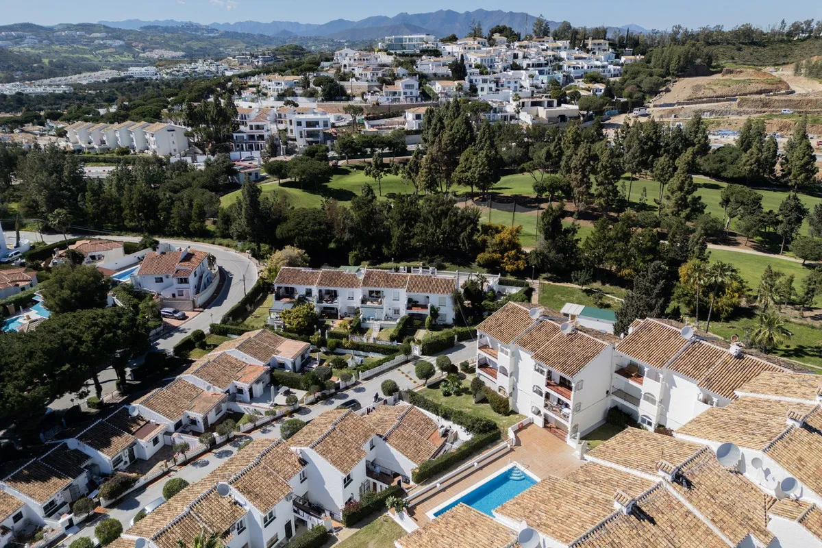 e1fbc4e3-f04a-48f2-a18e-9bd5a2ff561a