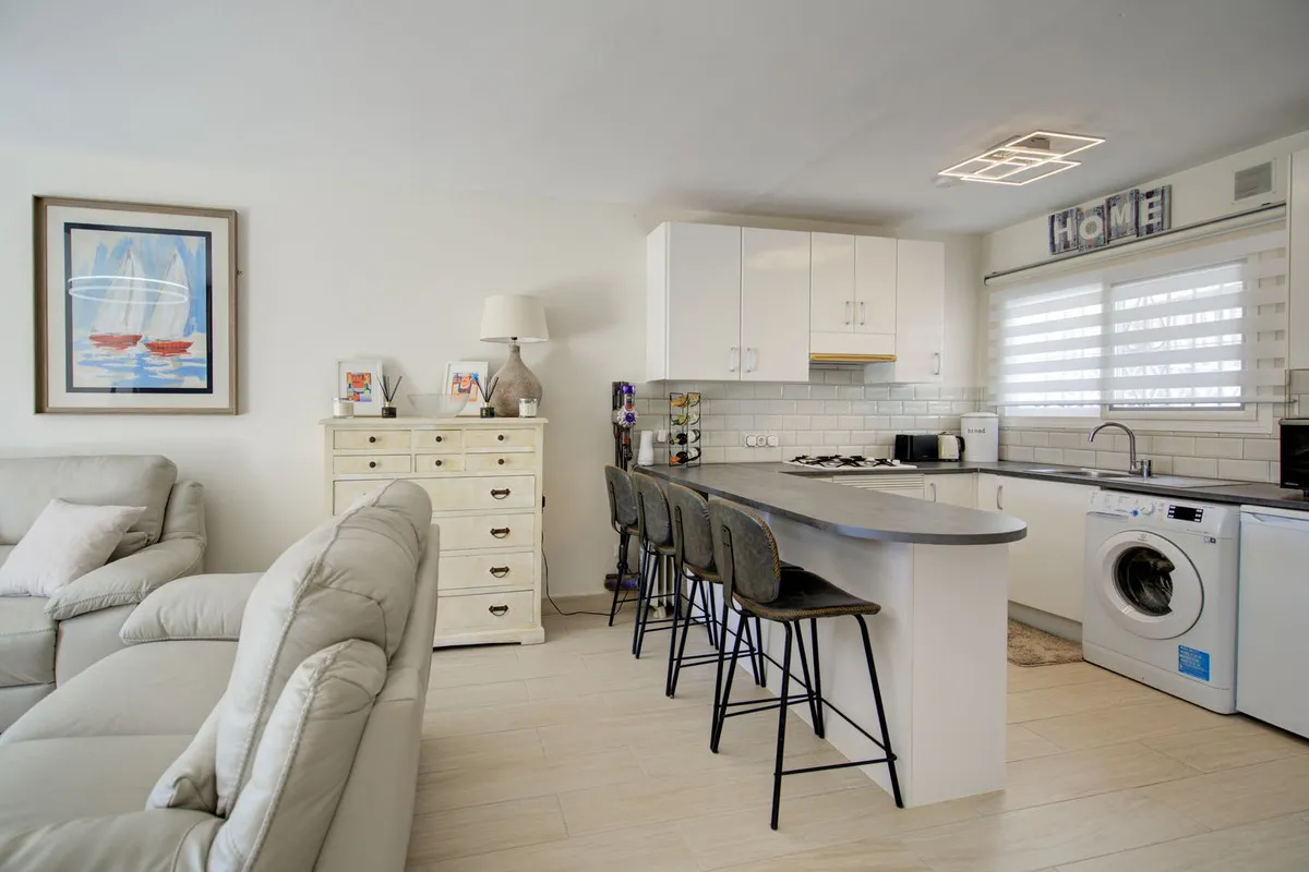 ea55eda3-a8cd-4bb4-a2ba-4c79818df8d3