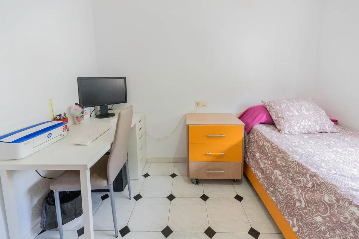 6b72af0c-18ab-46cc-b25f-98365a543915