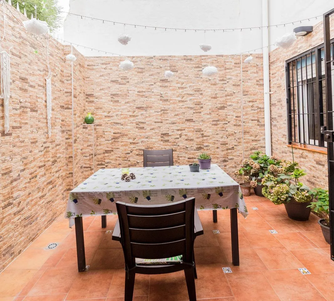 e4b23d01-60e5-4a47-8640-780636d53371