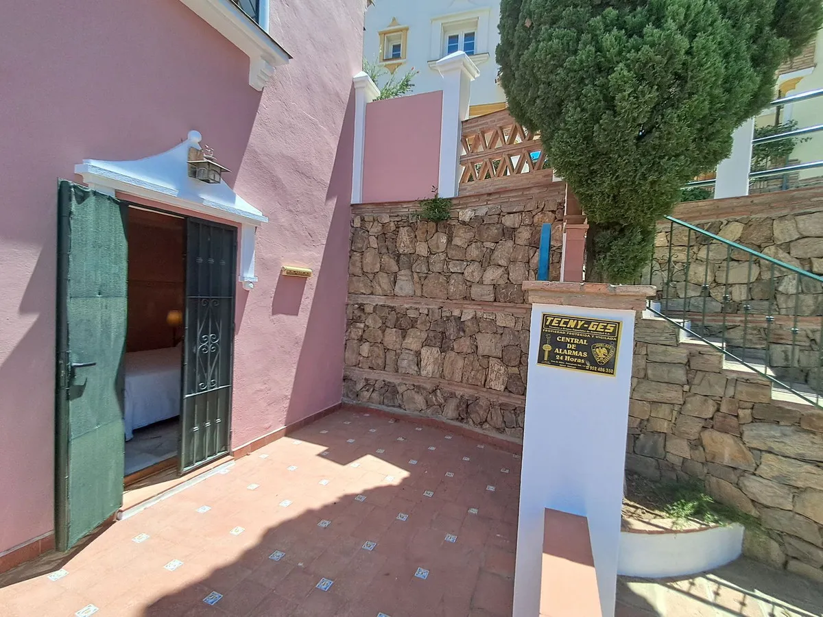 d9b4e88a-eaa4-46de-8d6a-0982352a04e1