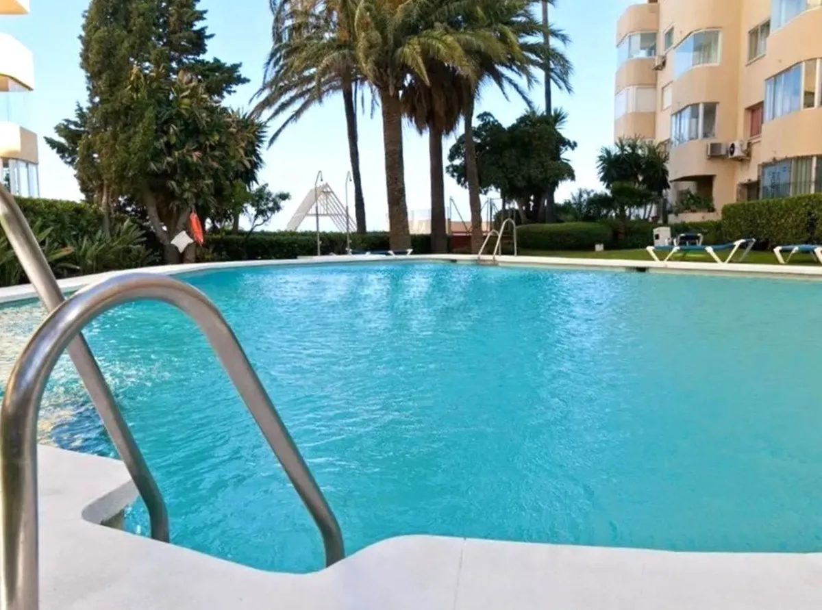 14d01df3-c9df-4eb2-ad7a-8e4e973b6986