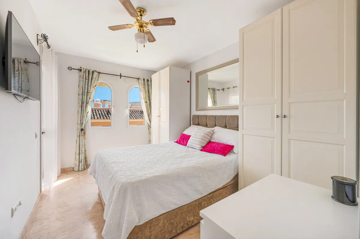 52db9e93-8198-48b8-afc0-7b3ef811404f