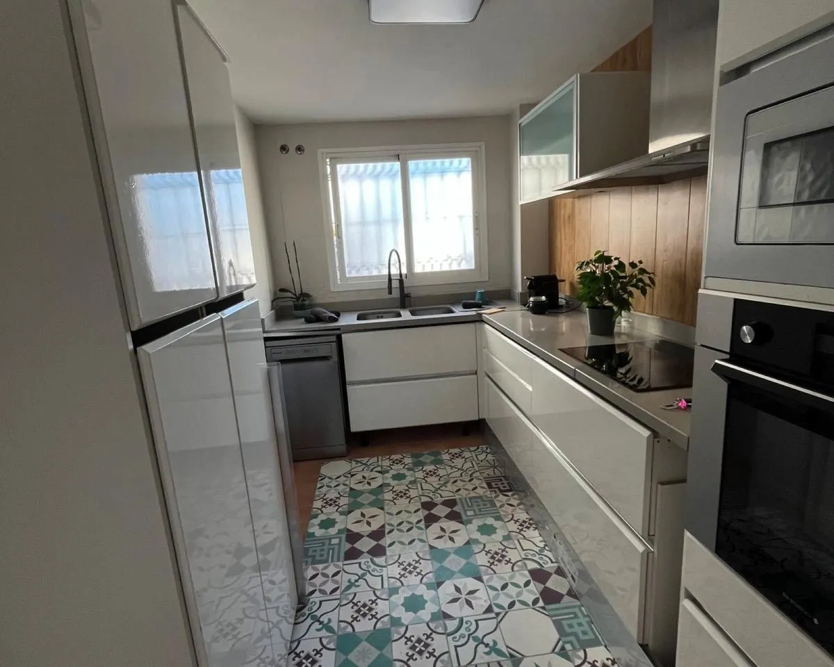 a6e80347-af95-4acf-bb06-432c32e88944