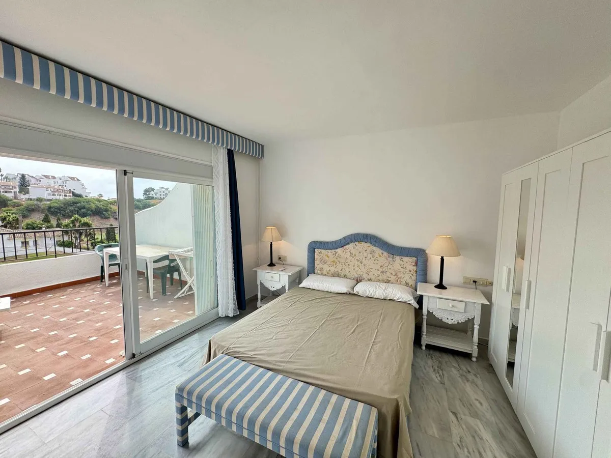 d826ad80-9c85-45bf-873f-a50335c5040f