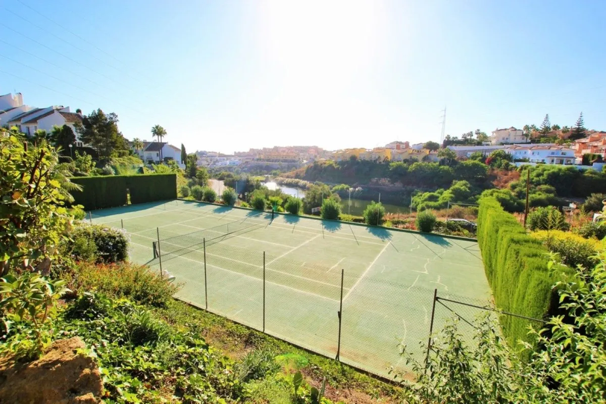 daacfbb0-e5a5-40c5-a007-e22b57106580