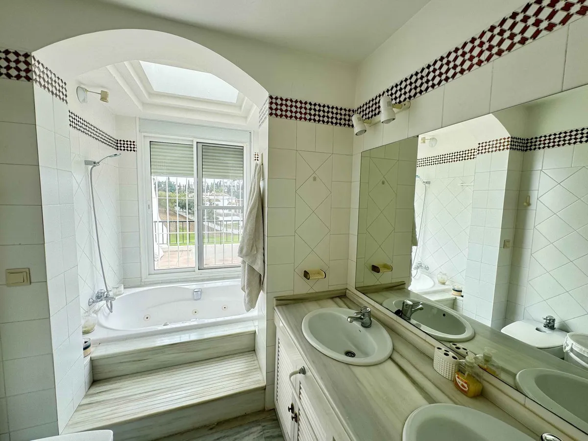 feb5e50b-370d-4e6b-afe4-cafa7186e25e