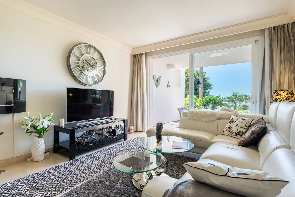 38389fa8-b5fd-45b0-a976-3e825274bd8a