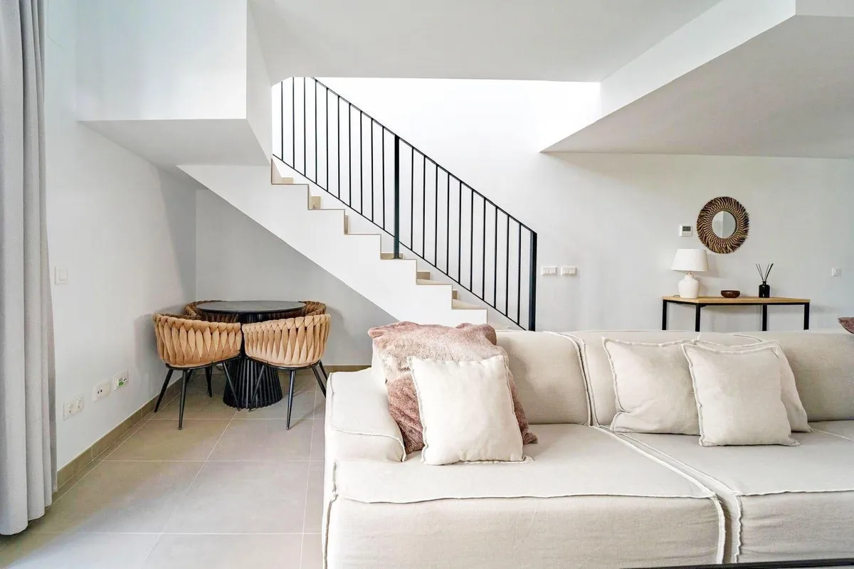 d5ee2c0e-22e5-48cb-8fbb-e69b2070a7e3