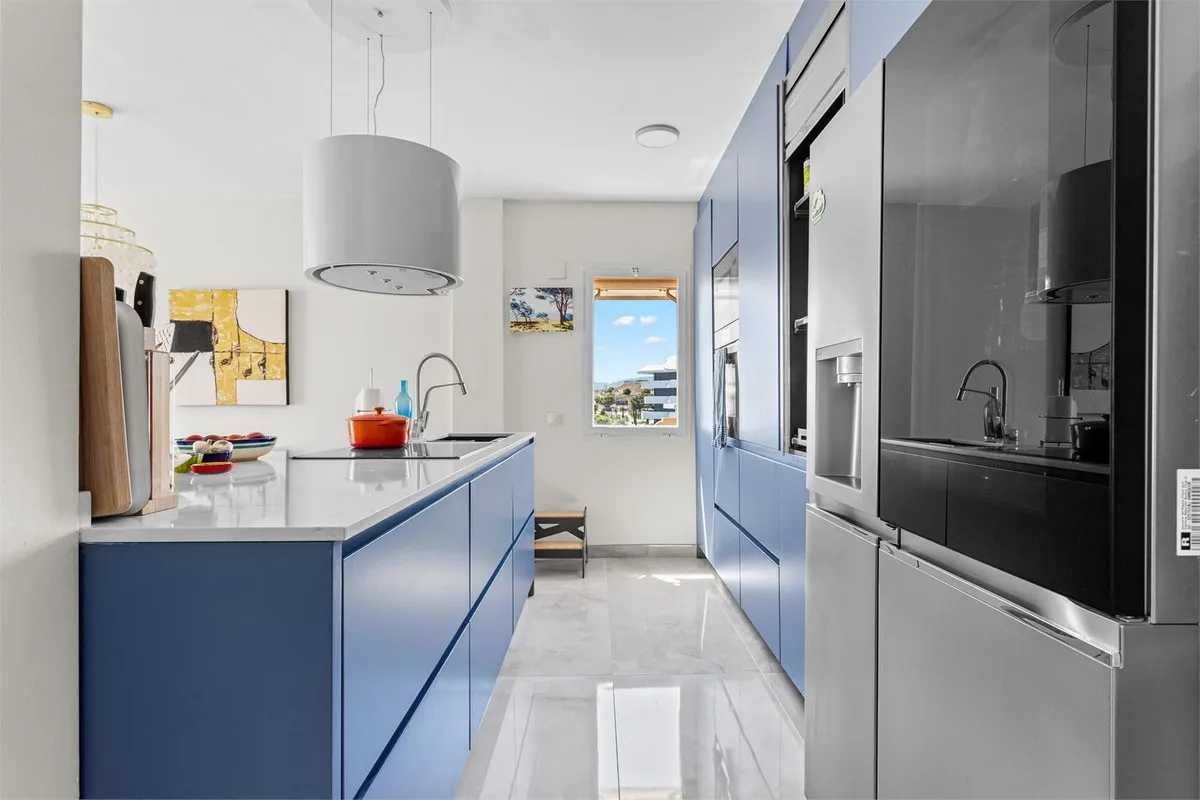 a6b79a19-3273-45fb-98ba-654a25a2f5d6