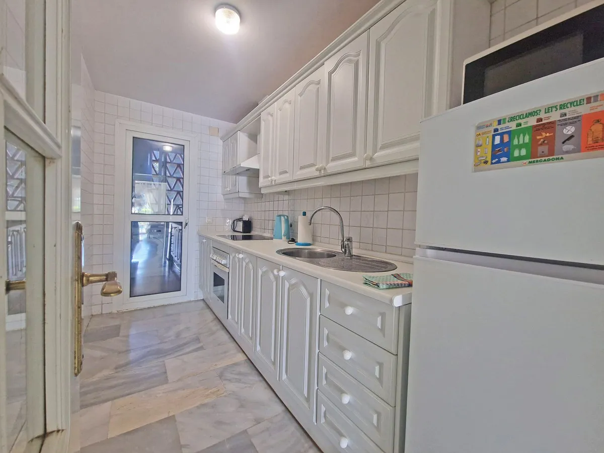 7279e61e-e2c2-4aee-b08e-f9657bd6dccb