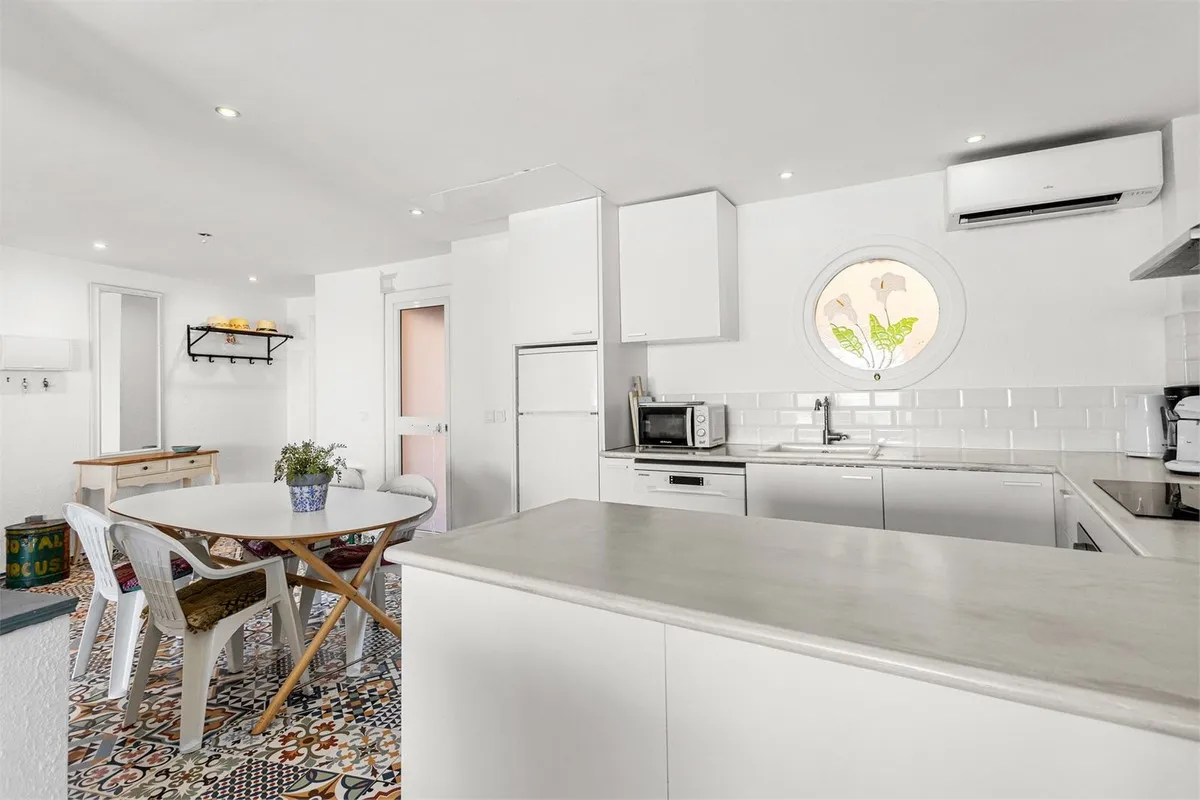 3bfab068-d9e4-4bfb-84f0-80a4ddaf4fae