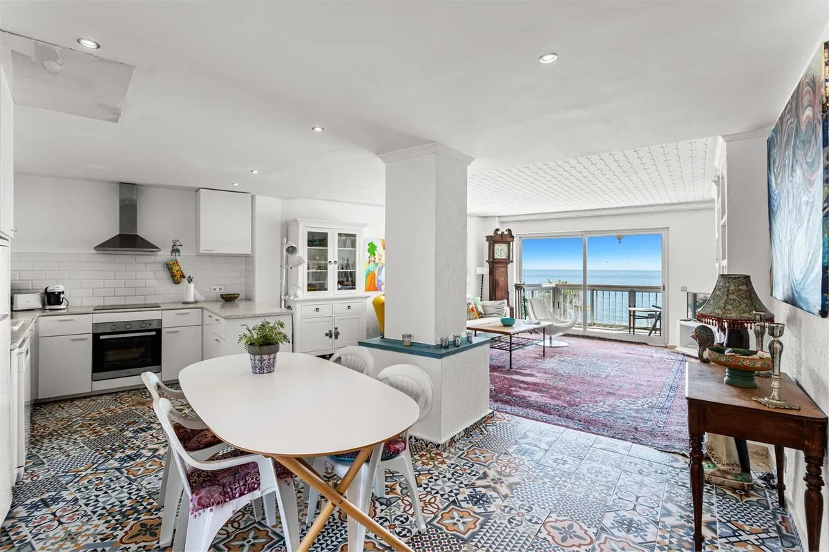 b2c4371a-9e7a-486e-9ce4-45fe73c835db