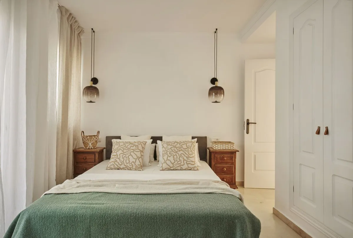 5d8a3c3d-dc82-495a-98b3-d7925e02cad6