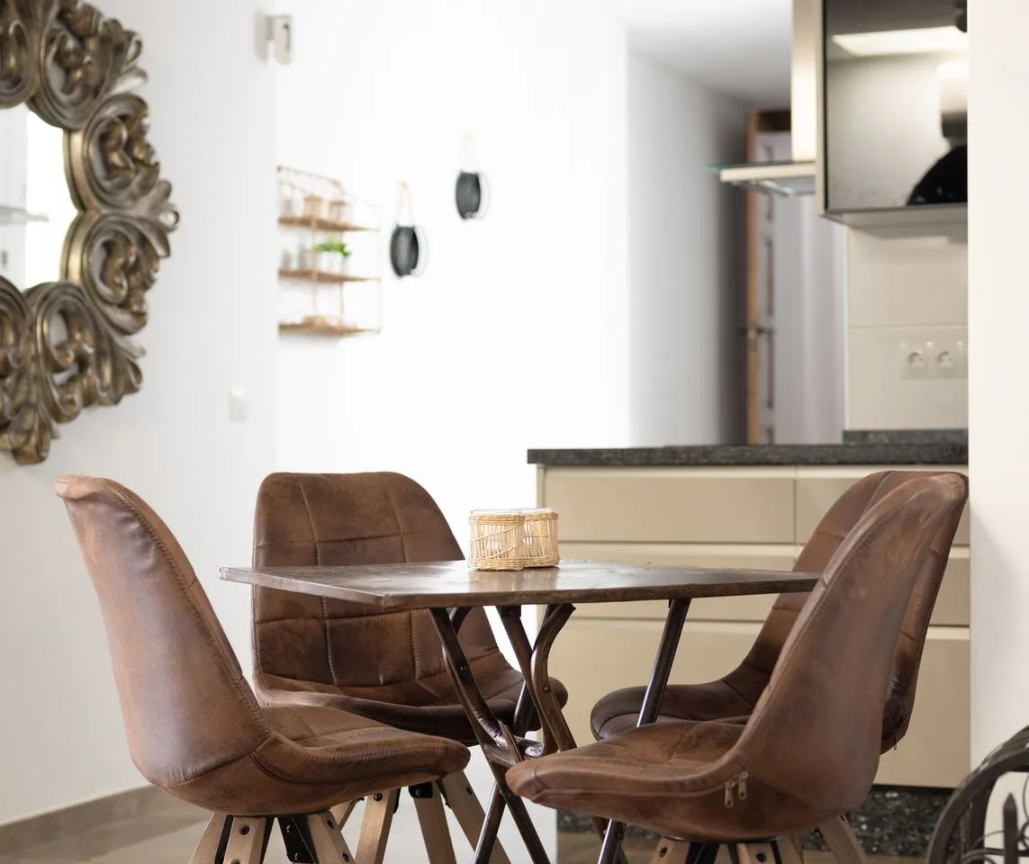 9e077a4e-a62a-4afc-b2f5-480fd5ffb43b