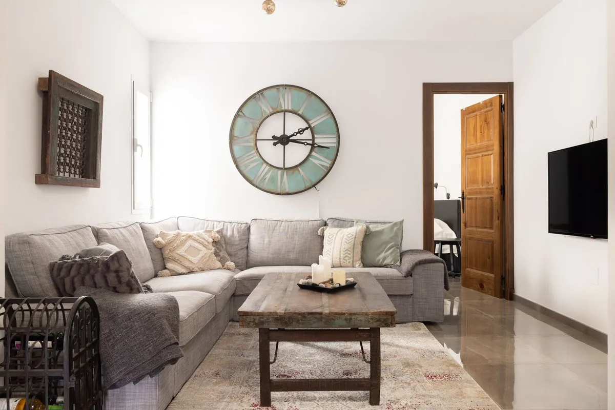 b6e8ead4-df75-40b4-8b3f-0c827fea6a44