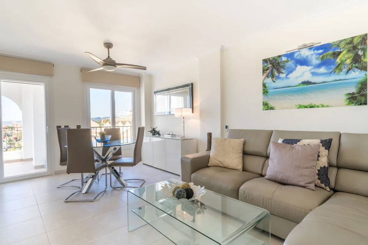 903dde07-8e46-421d-8289-e6eaa0a30d66