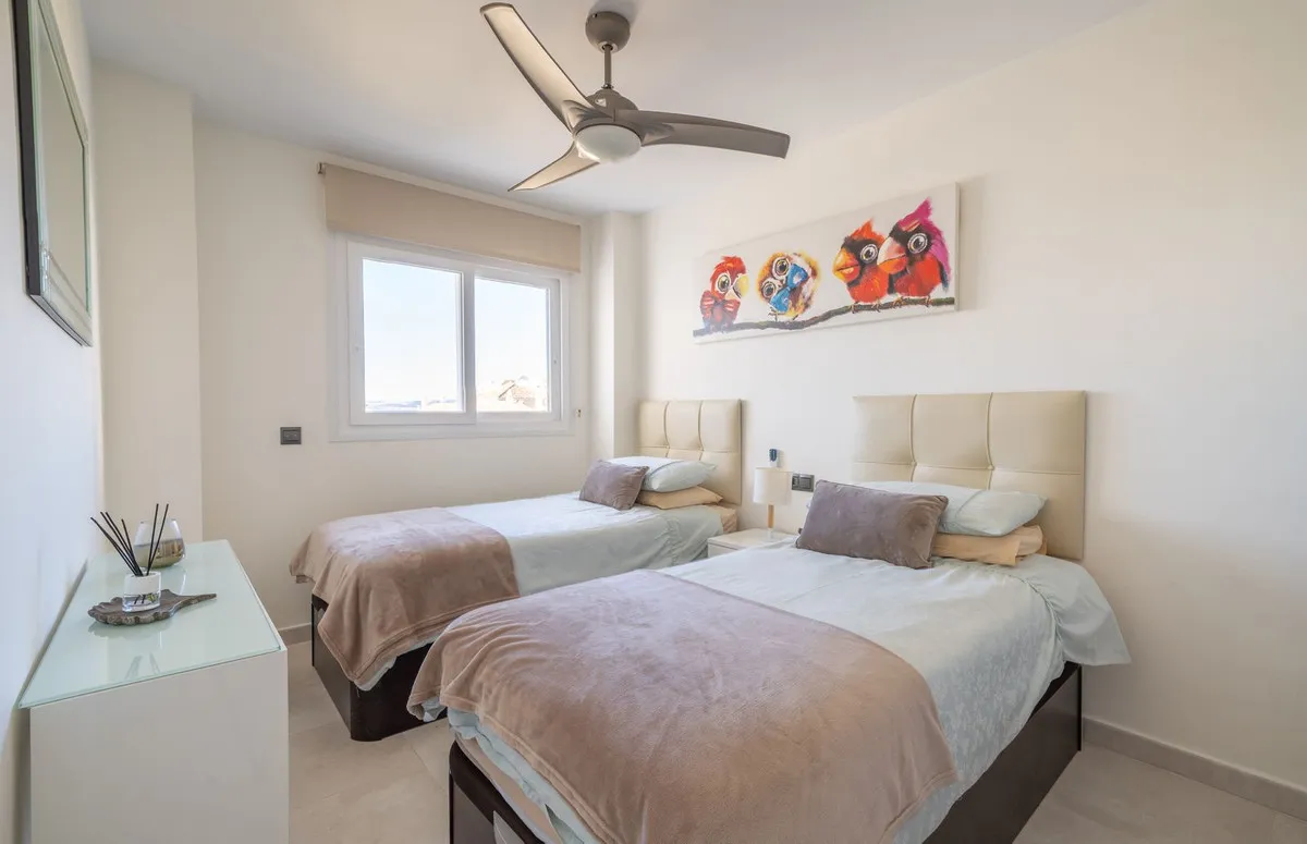 98001c5f-5e9c-43fa-a30b-3e24c0efe90e