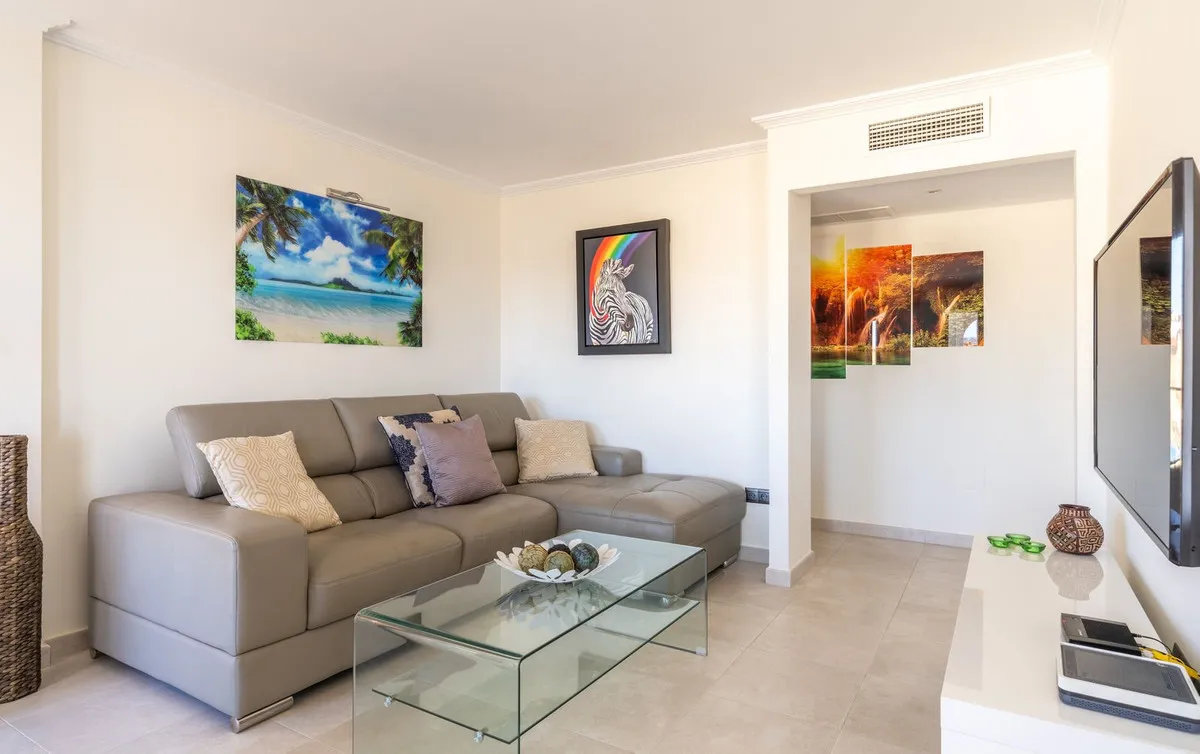 c6b7812d-7678-4077-8155-65e0ef72b82c