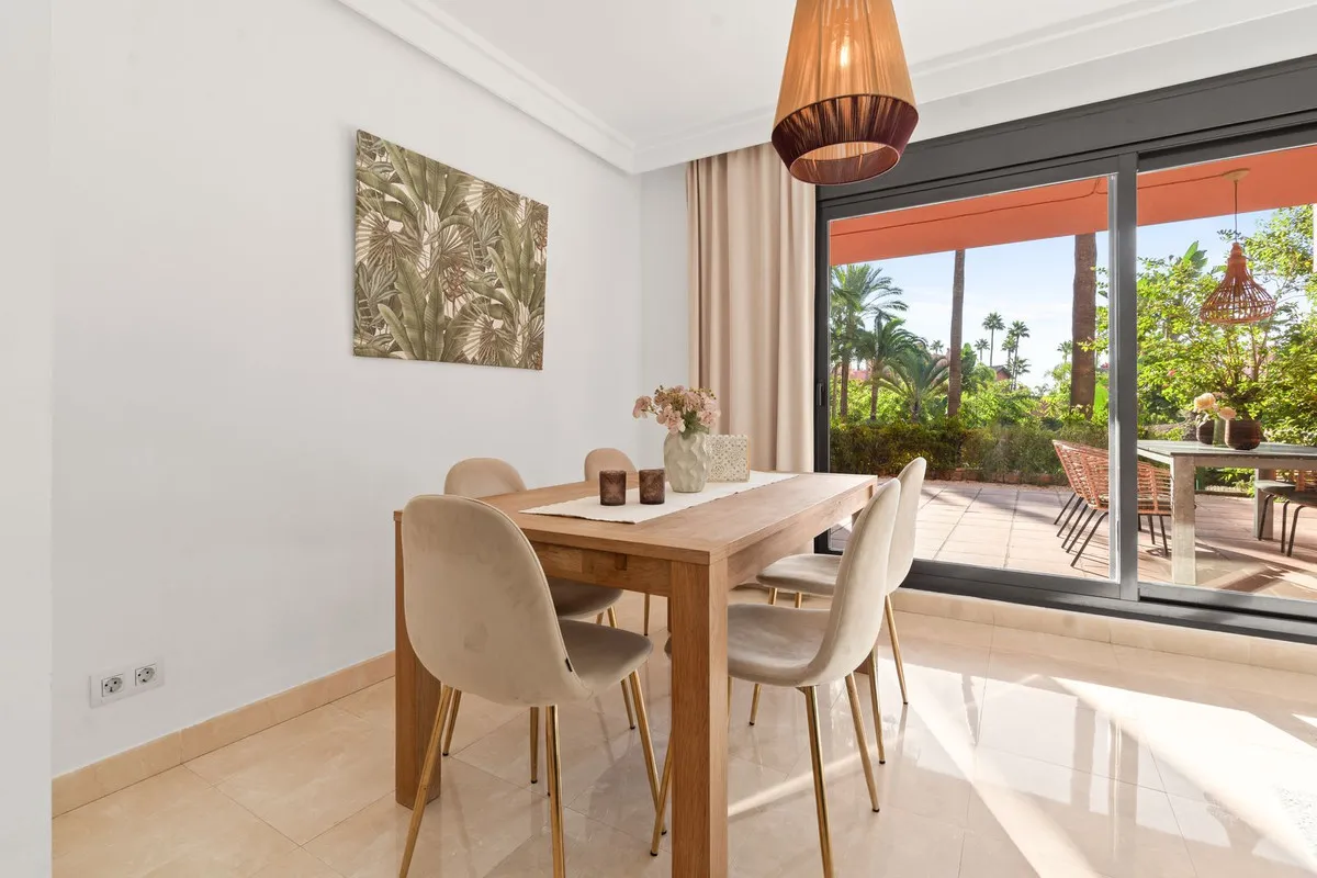 1a52744b-79b1-4da1-9700-86a27fd76301