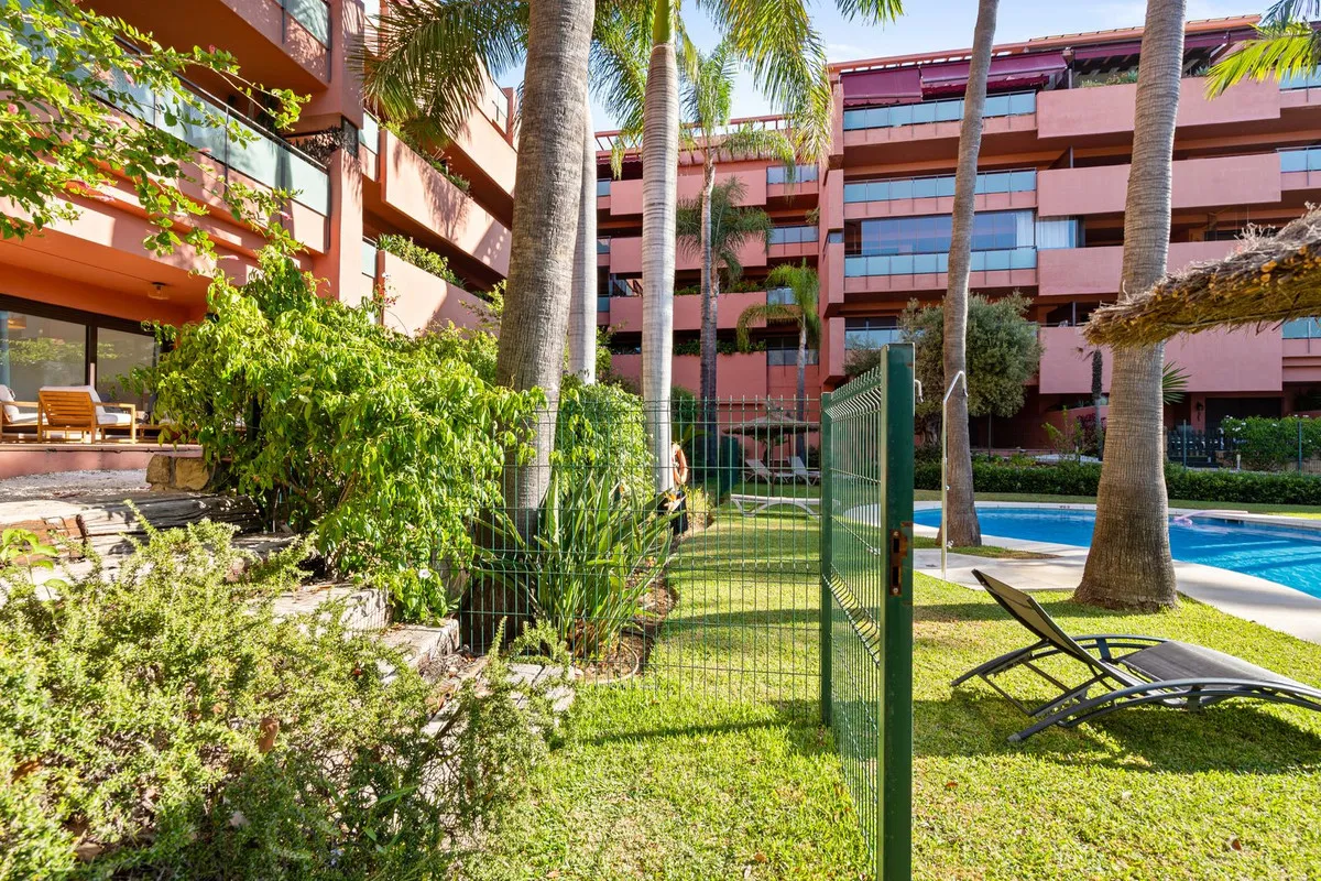 b9fdfa8b-4eb9-4ad4-bf9c-411837ebea01