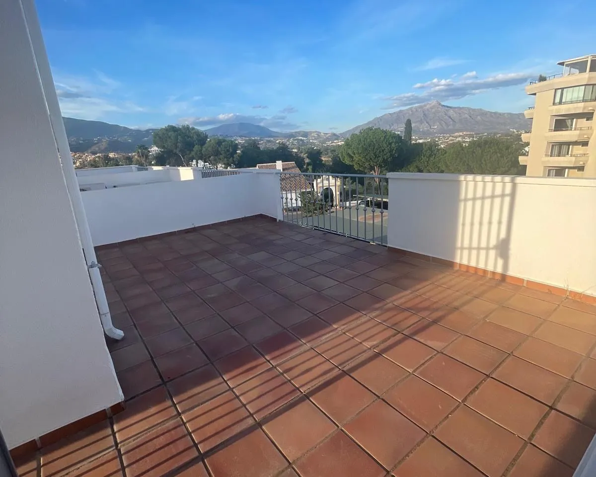 2735a579-dc84-489a-b882-ecee52de5530