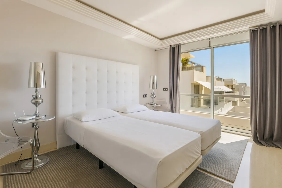 599f9e7a-0438-49b3-b9d9-5918cfa02af6