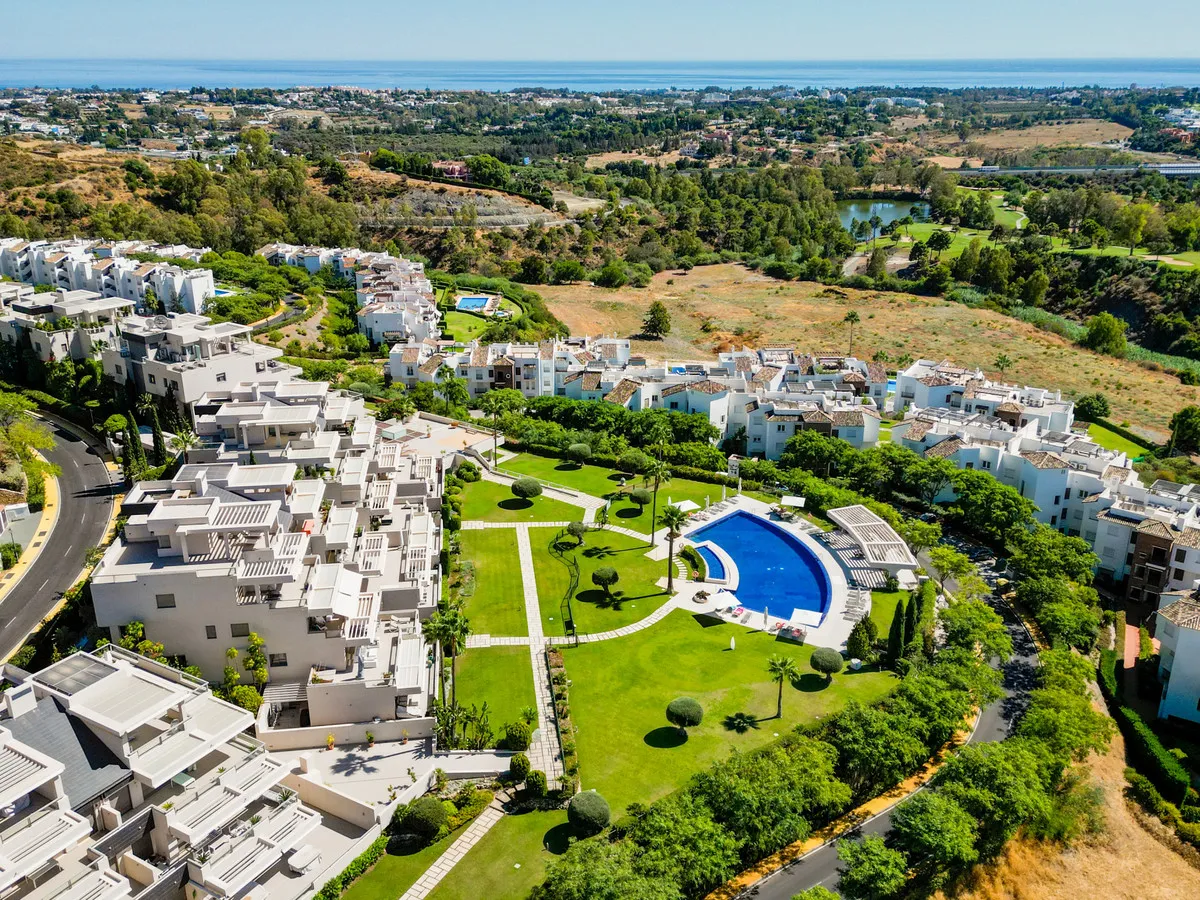 8bb02d0a-e5f6-4e59-a541-6517cb1b2e08