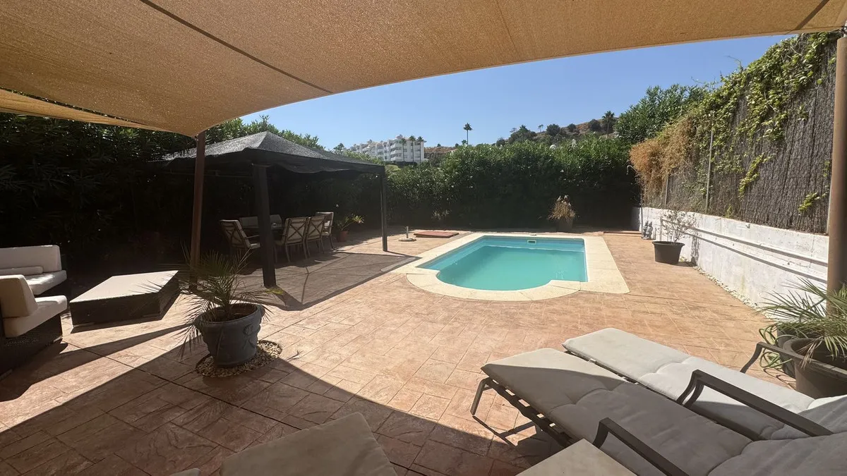 0c23d4fb-1fe6-409d-81c6-cb8d83779919